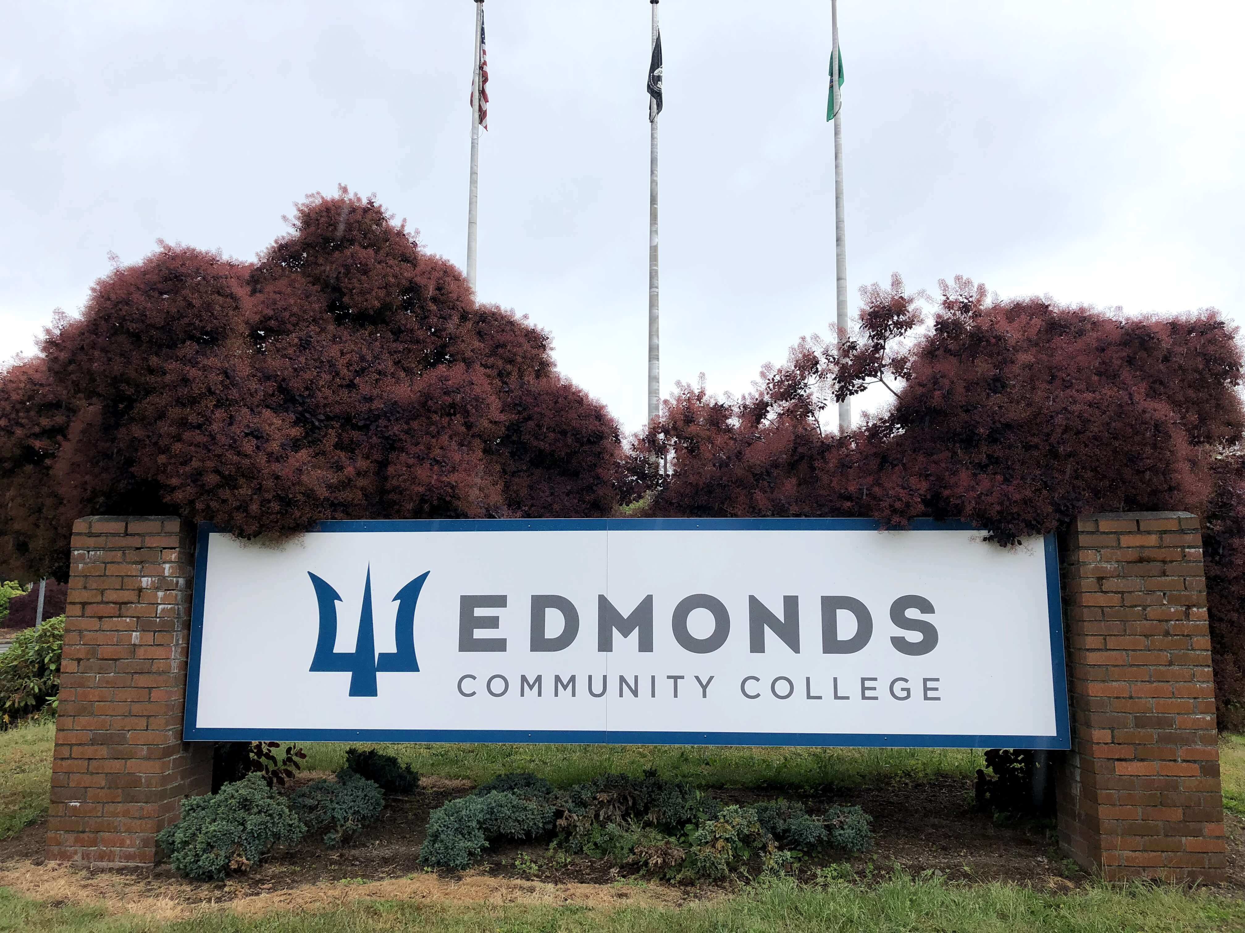 学校取材 In シアトル シアトルでも老舗のカレッジ Edmonds Community College エドモンズ コミュニティ カレッジ に 行ってきた Englishpedia 学校取材 In シアトル シアトルでも老舗のカレッジ Edmonds Community College エドモンズ コミュニティ カレッジ に 行ってきた Englishpedia
