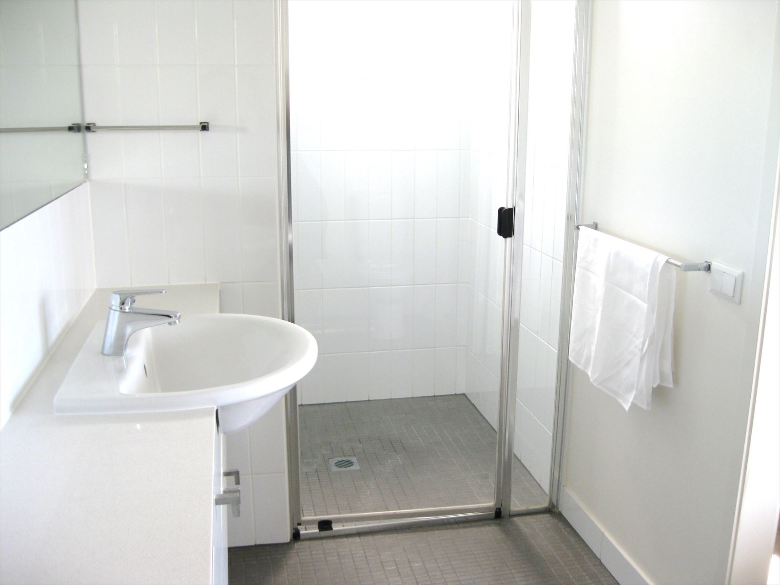 bathrooms_R | EnglishPedia